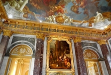  Замок Версаль - богато украшенные салоны и приемные помещения 