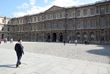 Le Grand Louvre           